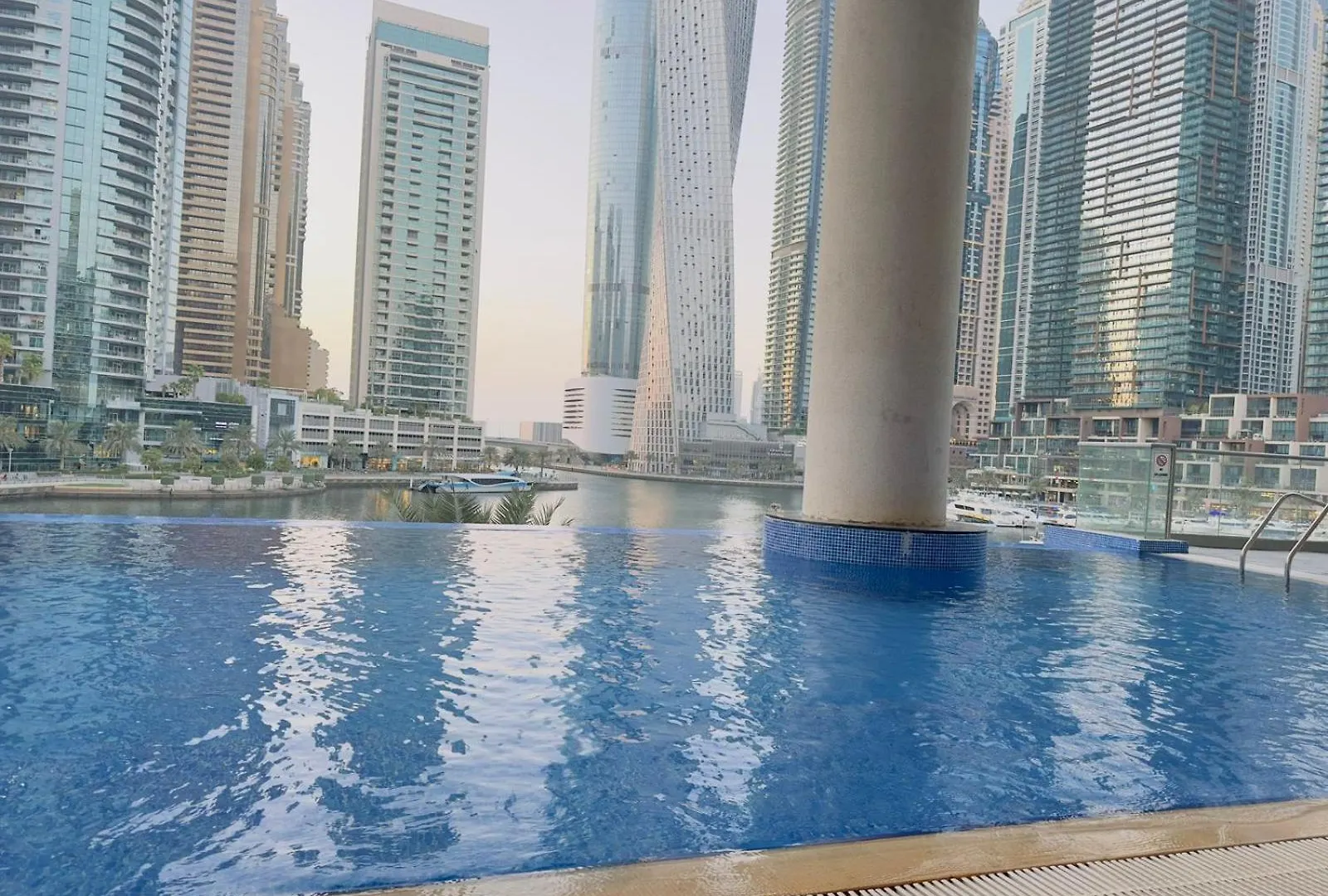 Apartment Avant Marina 2Br With Amazing Views Dubai