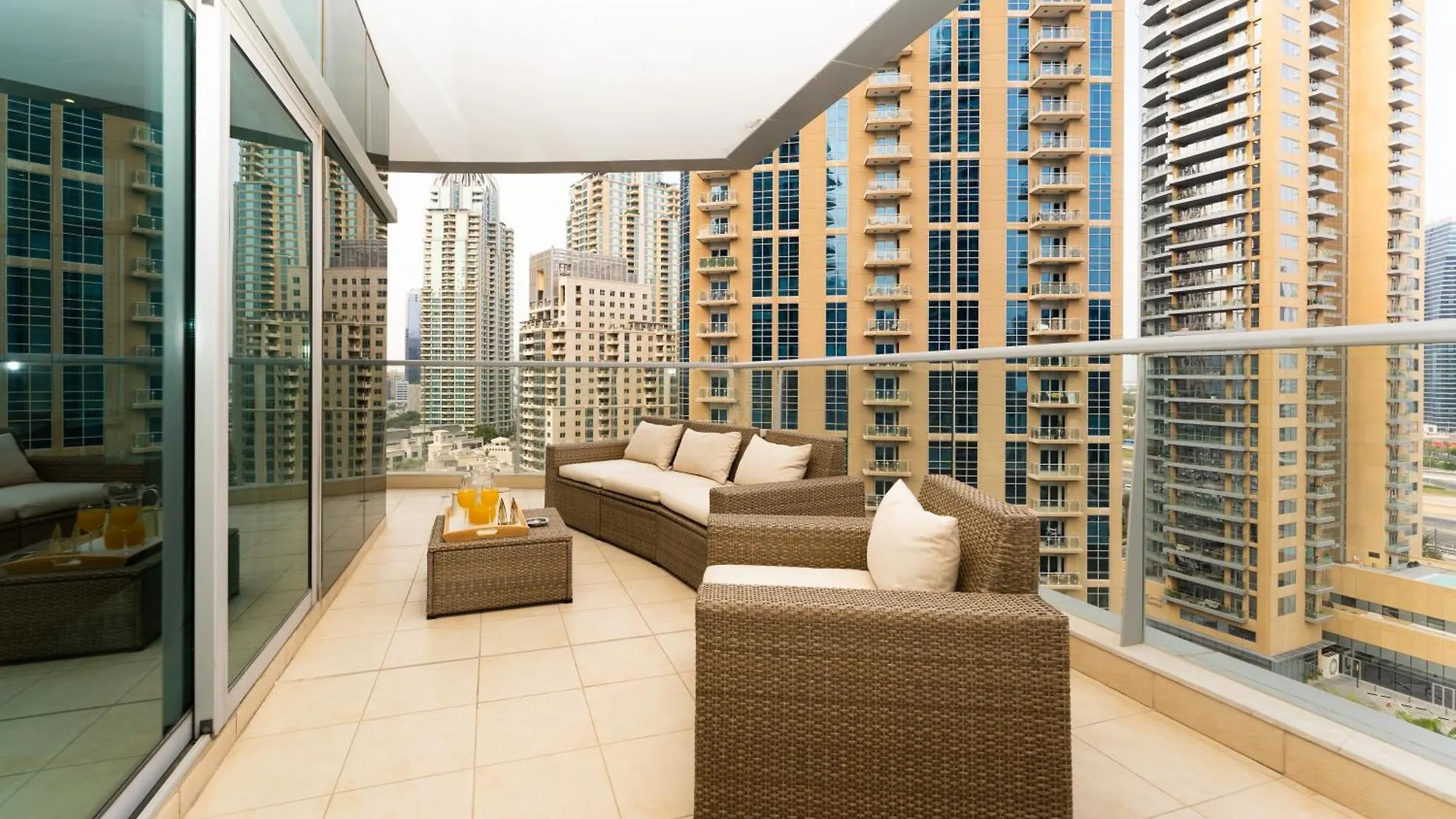 Apartment Avant Marina 2Br With Amazing Views Dubai